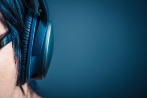 Best Noise Cancelling Headphones Under $200